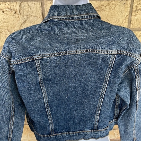 Old Navy denim jacket cropped style pockets small - Picture 7 of 7